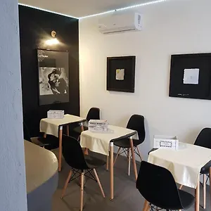 Unique Art Bed & Breakfast